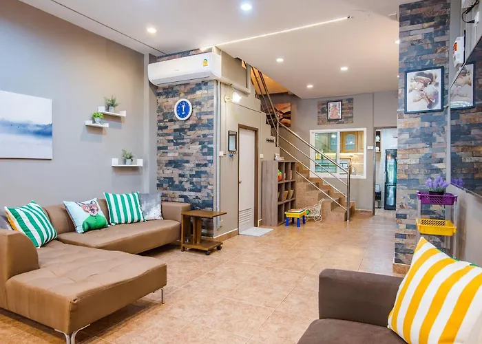 Super Nice Townhouse In City Center, 10 Minutes Walk To Beach, Night Market ... Hua Hin